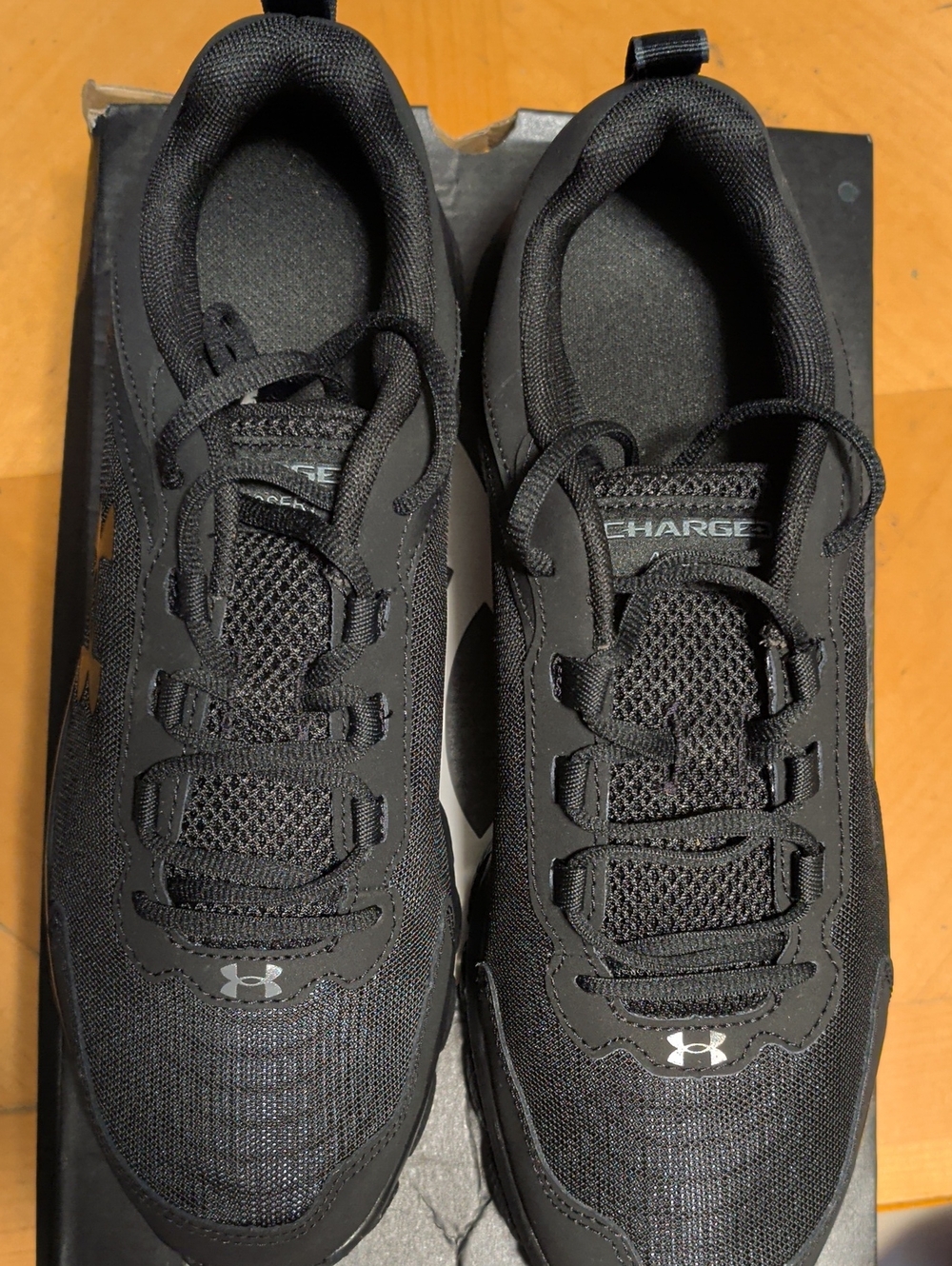 Under Armour Men's Black Lightweight Training Sneakers